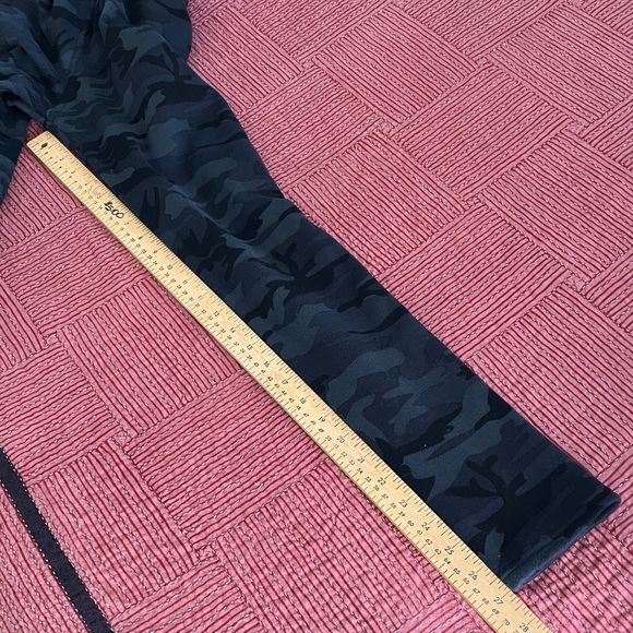 Just Cozy Womens size XS / Small thick fleece Camouflage Leggings - Picture 8 of 14